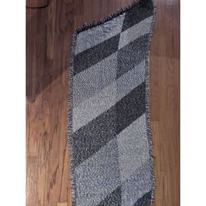 Unbranded Scarf 70 X 27 Really Soft Probably Polyester And Acrylic 2713